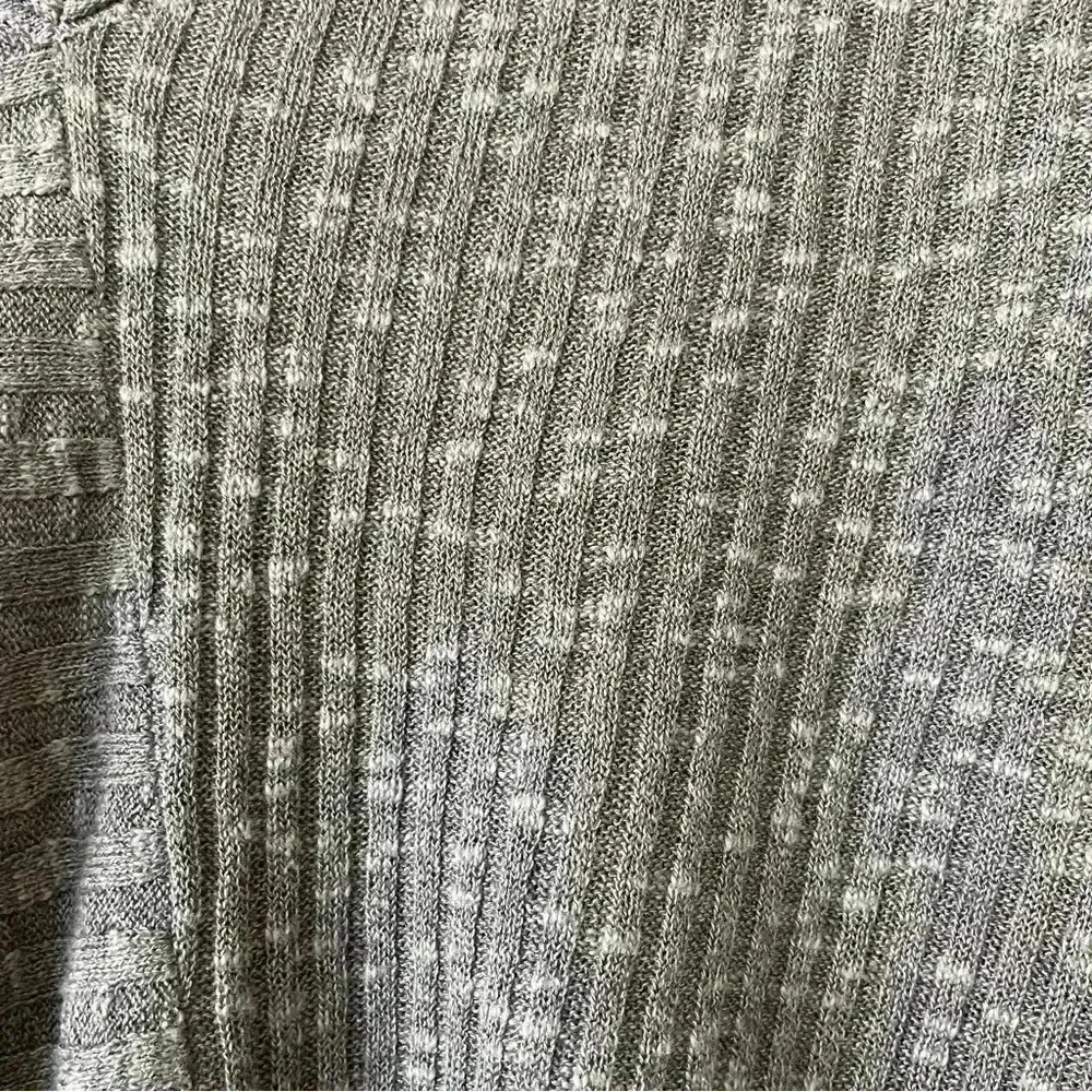 Eileen Fisher Gray Ribbed Knit Sweater Small Asymmetrical Hem V-Neck Linen Blend